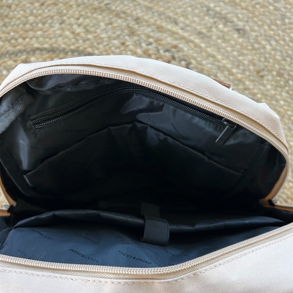 Lucky Brand Laptop Backback‎ Tan Beige Zipper Luggage Strap - Picture 6 of 7